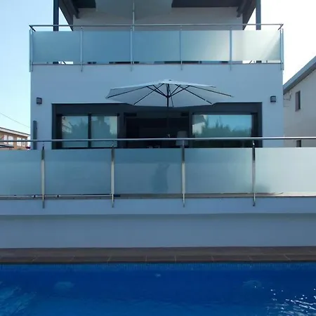 Jupiter Con Piscina Privada * קמברילס